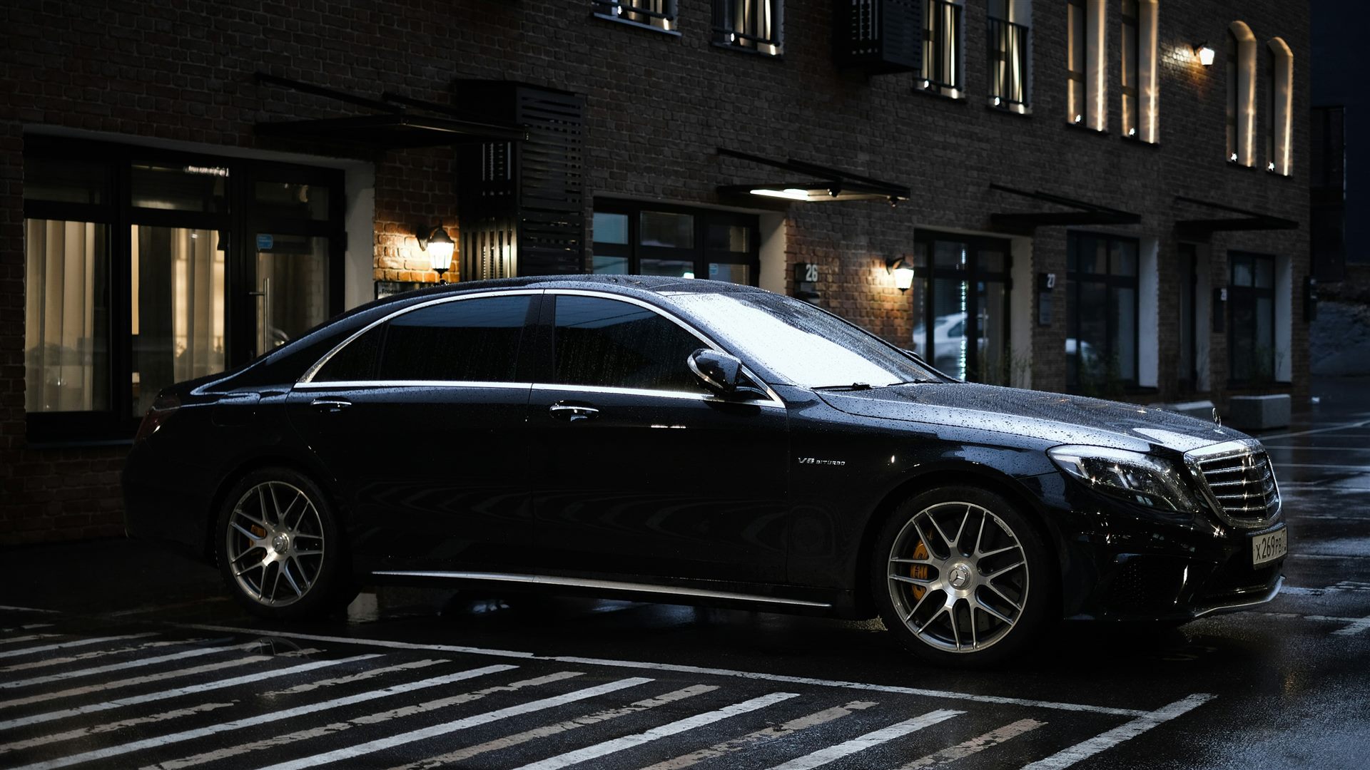 Mercedes-Benz E-Klasse, zijaanzicht